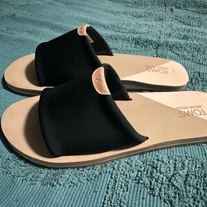 TOMS Carly Women's Black Slide Sandals